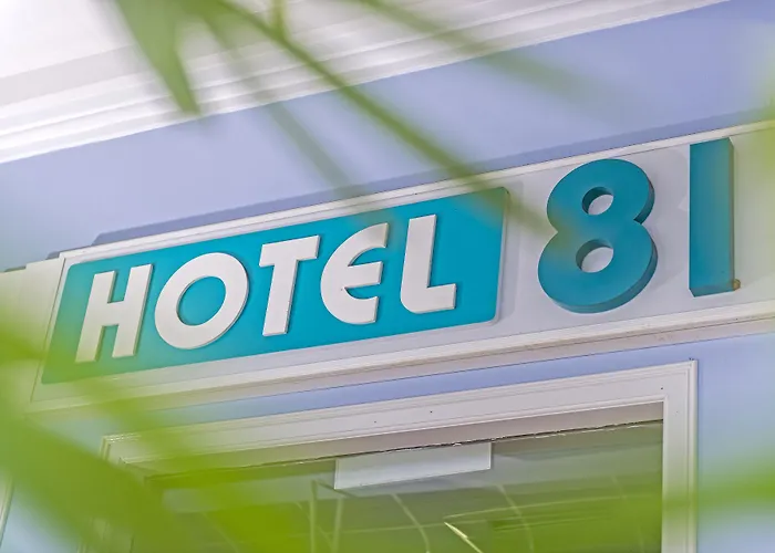 Hotel 81 Cosy